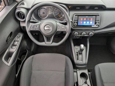 New 2025 Nissan Kicks Play S image 9