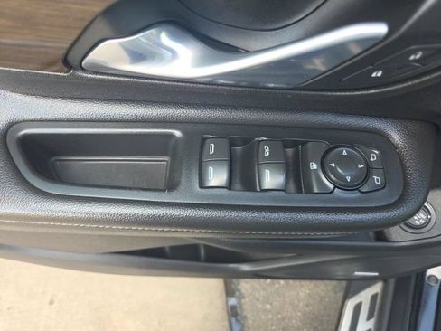 Used 2018 GMC Terrain Denali w/ GMC Pro Grade Package AWD/4WD image 11