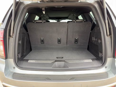 Used 2024 Chevrolet Tahoe High Country image 8