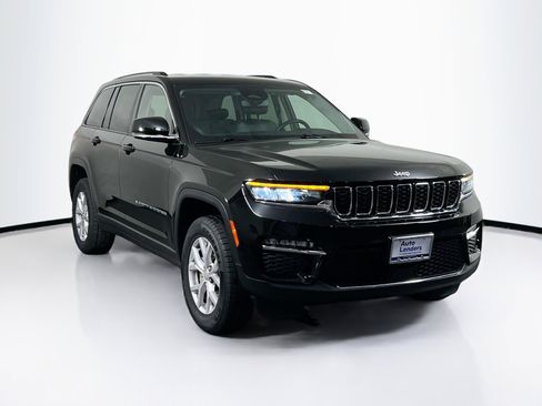 Used 2022 Jeep Grand Cherokee Limited image 3