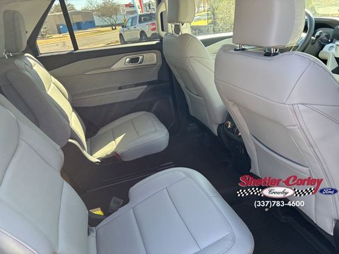 New 2026 Ford Explorer Active w/ Active Comfort Package image 9