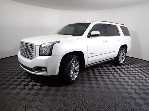 Used 2017 GMC Yukon Denali w/ Open Road Package image 13