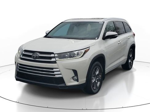 Used 2017 Toyota Highlander Limited AWD/4WD image 2