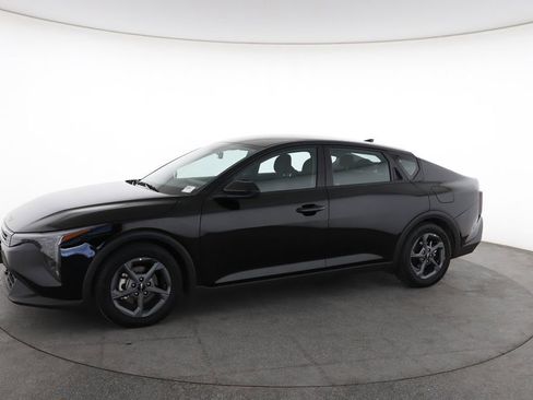 Used 2025 Kia K4 LXS image 6