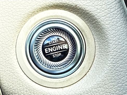 Used 2019 Mercedes-Benz C 300 Sedan image 35