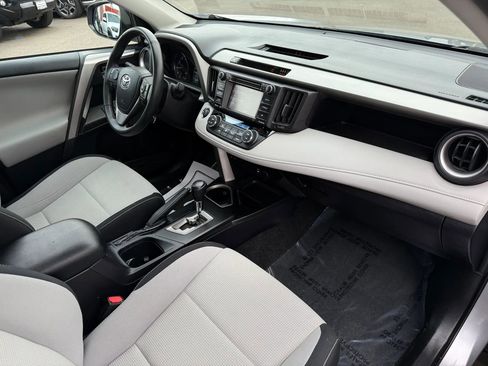 Used 2017 Toyota RAV4 XLE AWD/4WD image 21