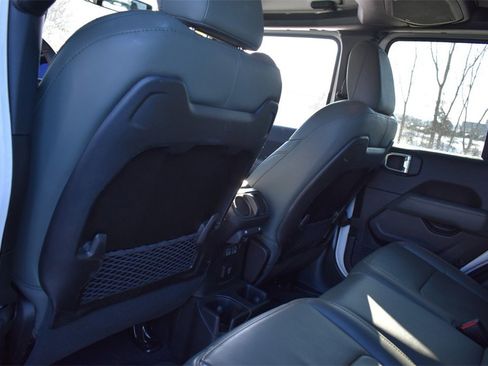 Used 2024 Jeep Gladiator Mojave image 31