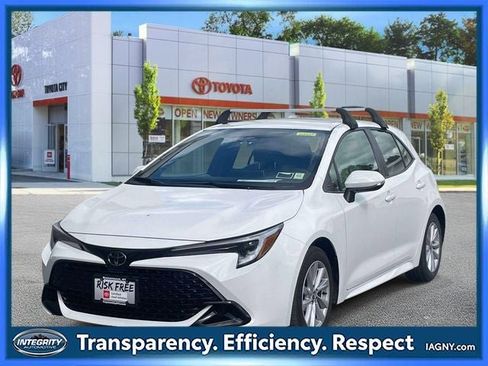 Certified 2024 Toyota Corolla SE FWD image 4