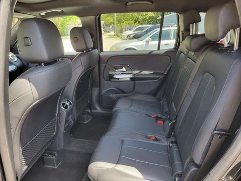 Used 2022 Mercedes-Benz GLB 250 4MATIC w/ Premium Package Lite image 13