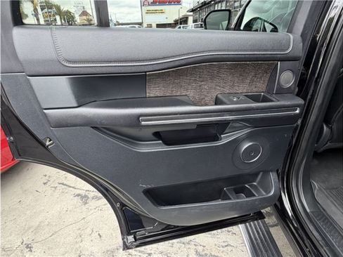 Used 2019 Ford Expedition Limited w/ Equipment Group 301A AWD/4WD image 19