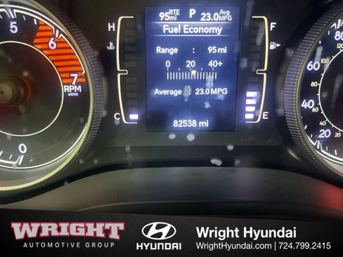 Used 2019 Jeep Cherokee Latitude Plus w/ Cold Weather Group AWD/4WD image 16