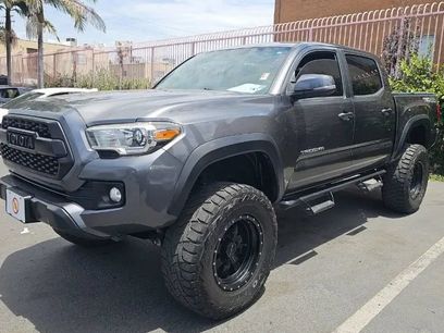 Used 2017 Toyota Tacoma TRD Off-Road w/ Tow Package (A/T)