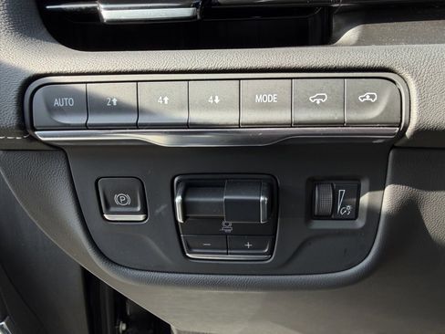 Used 2023 Cadillac Escalade Sport w/ LPO, ONYX Package image 17