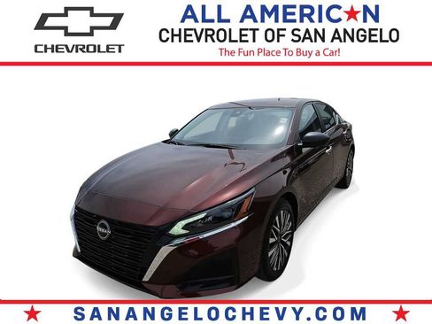Used 2025 Nissan Altima 2.5 SV FWD image 1