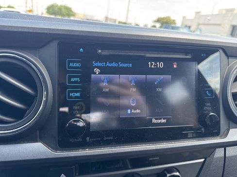 Used 2018 Toyota Tacoma TRD Off-Road AWD/4WD image 13