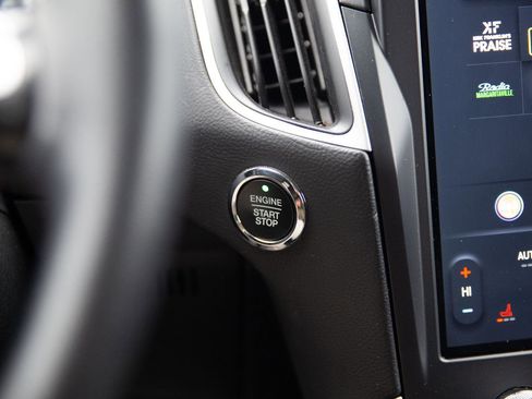 Used 2024 Ford Edge SEL image 13