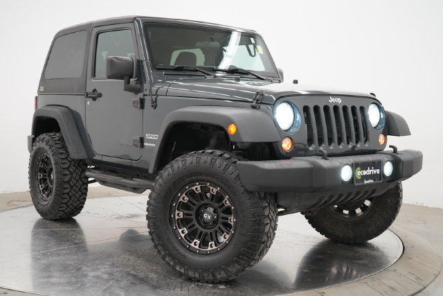Used 2018 Jeep Wrangler Sport w/ Connectivity Group AWD/4WD image 3