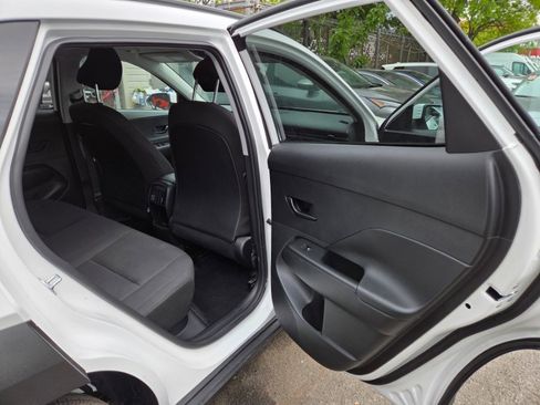 Used 2025 Hyundai Kona SEL AWD/4WD image 9