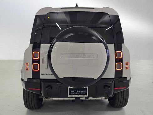 New 2026 Land Rover Defender 110 X-Dynamic SE AWD/4WD image 4