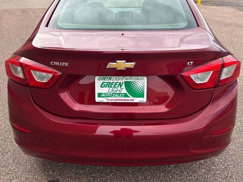 Used 2018 Chevrolet Cruze LT image 14