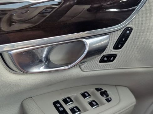 Used 2018 Volvo S90 T5 Momentum image 23