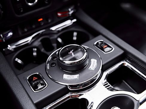 Used 2018 Rolls-Royce Ghost RWD image 79