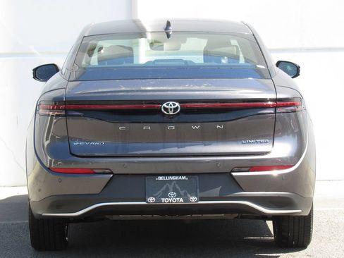 Certified 2024 Toyota Crown AWD/4WD image 7