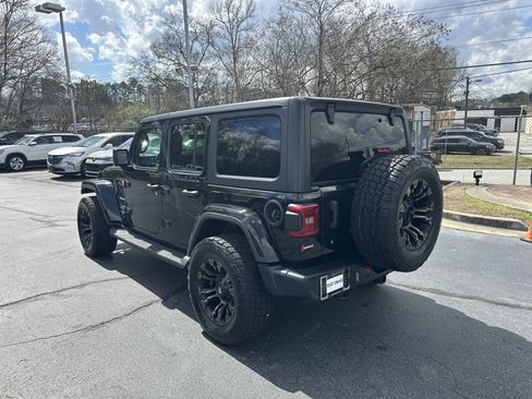 Used 2018 Jeep Wrangler Unlimited Sahara image 7