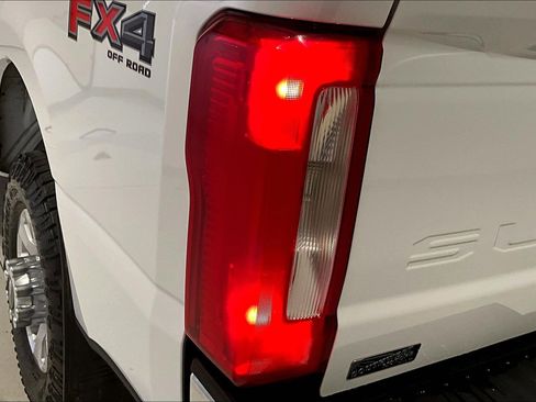 Used 2023 Ford F250 XLT w/ FX4 Off-Road Package image 23