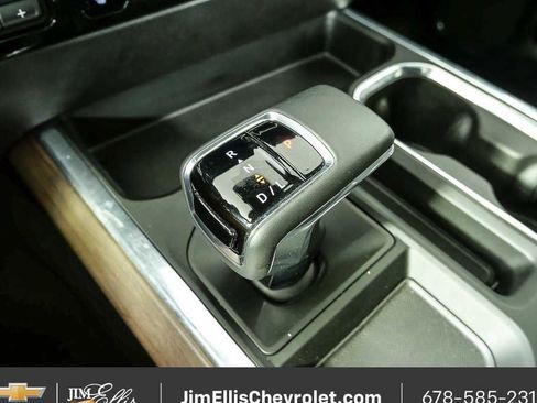 Certified 2024 Chevrolet Silverado 1500 High Country w/ Technology Package AWD/4WD image 17