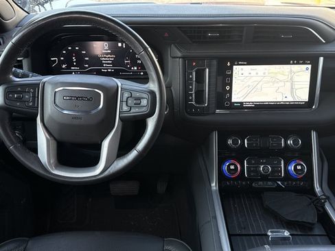 Used 2023 GMC Yukon Denali AWD/4WD image 4