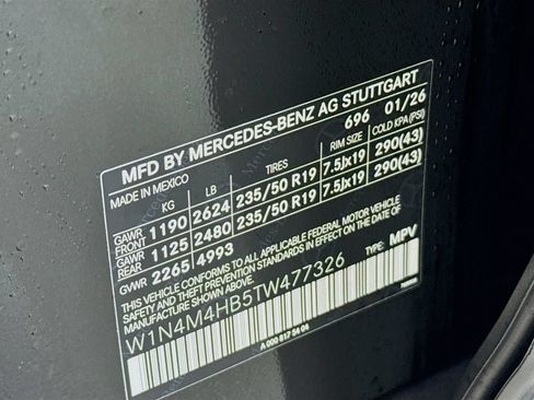 Used 2026 Mercedes-Benz GLB 250 4MATIC image 33