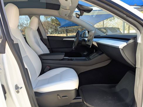 Used 2024 Tesla Model Y Long Range image 25