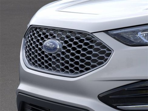 Used 2023 Ford Edge SEL w/ Convenience Package image 17