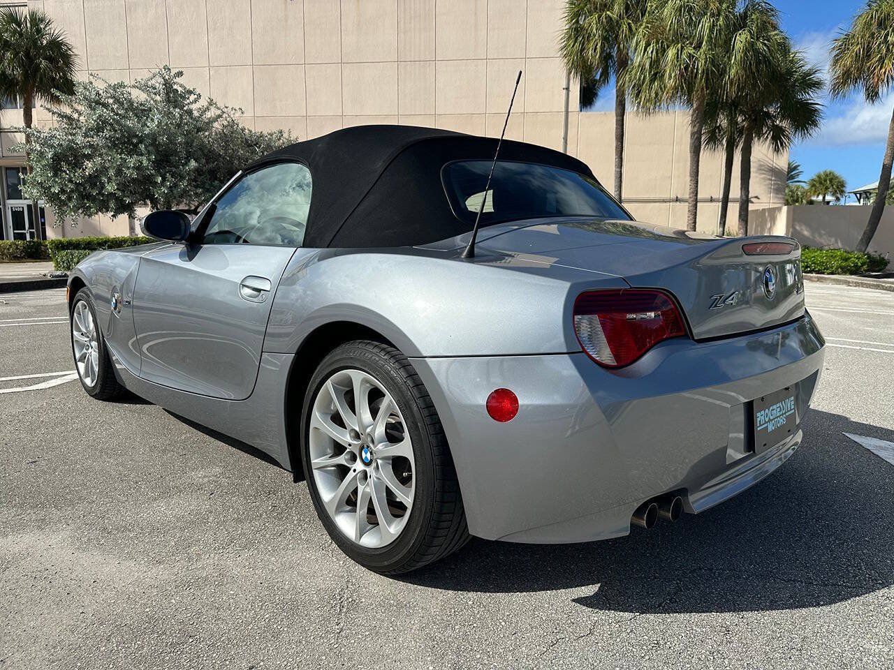 Used 2006 BMW Z4 3.0i RWD image 12