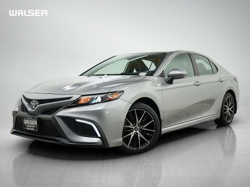 Used 2024 Toyota Camry SE FWD image 1