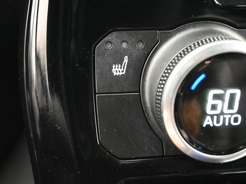 Used 2023 Toyota Highlander XSE FWD image 13