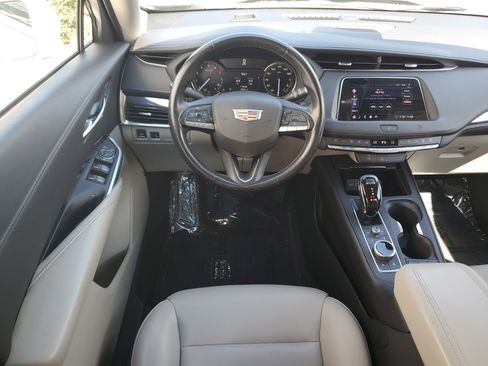 Used 2020 Cadillac XT4 Luxury image 14