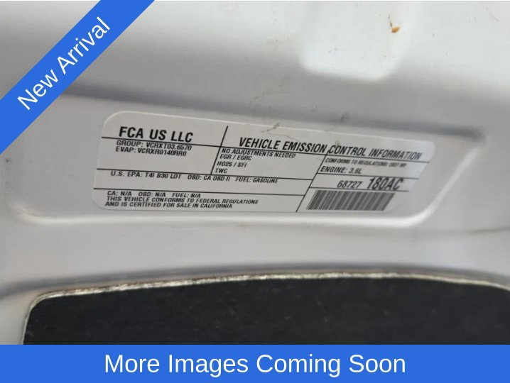Used 2027 Chrysler Pacifica Select FWD image 14