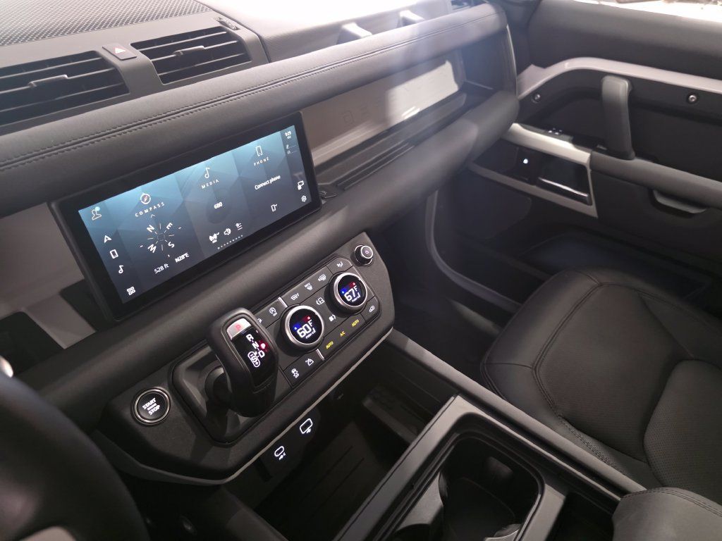 Certified 2024 Land Rover Defender 110 S AWD/4WD image 28