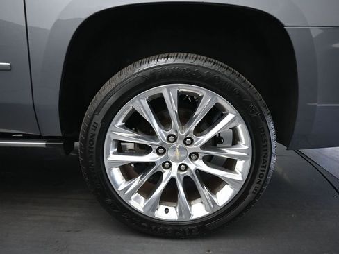 Used 2019 Chevrolet Suburban Premier w/ Premier Plus Edition AWD/4WD image 63