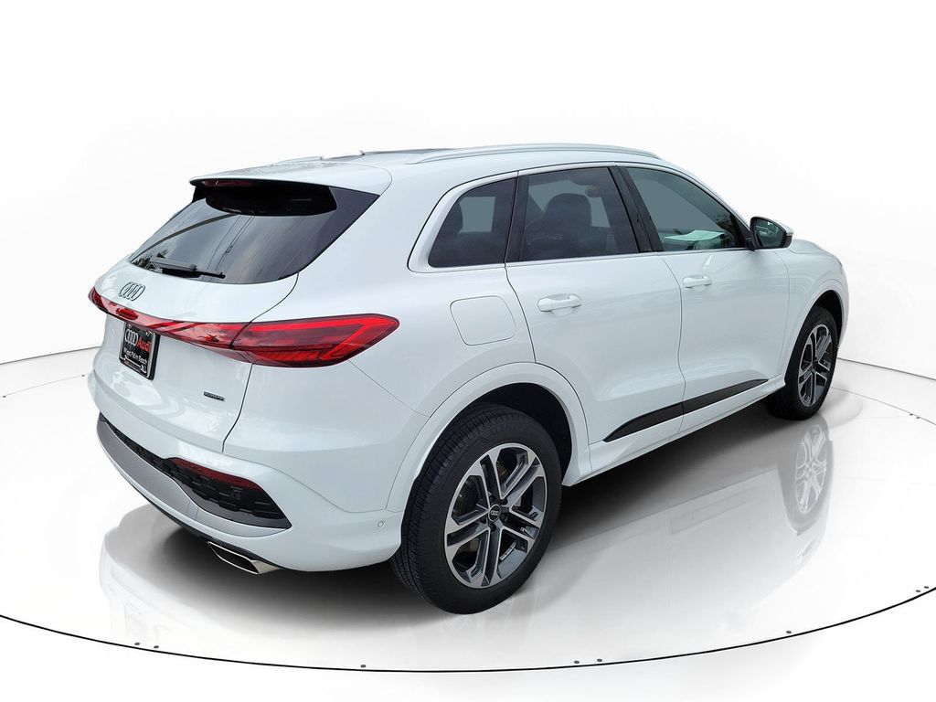 Certified 2025 Audi Q5 Premium w/ Convenience Package AWD/4WD image 4