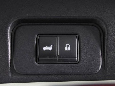 Certified 2021 Nissan Rogue SV w/ Premium Package image 19