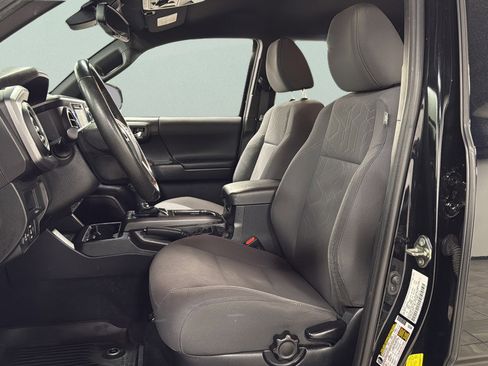 Used 2019 Toyota Tacoma SR5 image 17