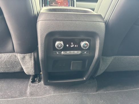 Used 2024 GMC Acadia Elevation w/ Luxury Package FWD image 20