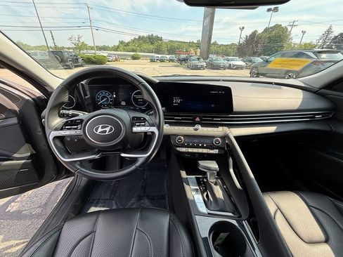 Used 2024 Hyundai Elantra Limited FWD image 13