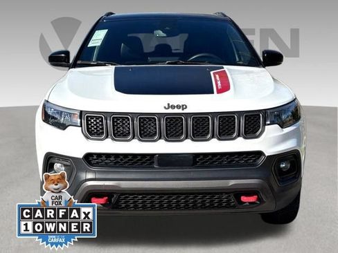Used 2023 Jeep Compass Trailhawk AWD/4WD image 2