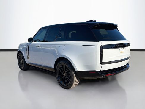 New 2025 Land Rover Range Rover SE image 3
