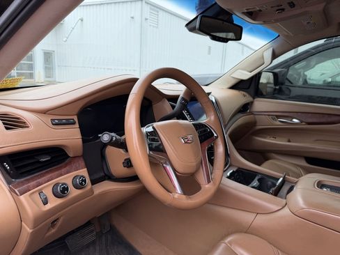 Used 2016 Cadillac Escalade Platinum image 9