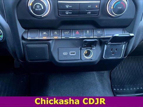 Used 2022 Chevrolet Silverado 1500 Custom image 17